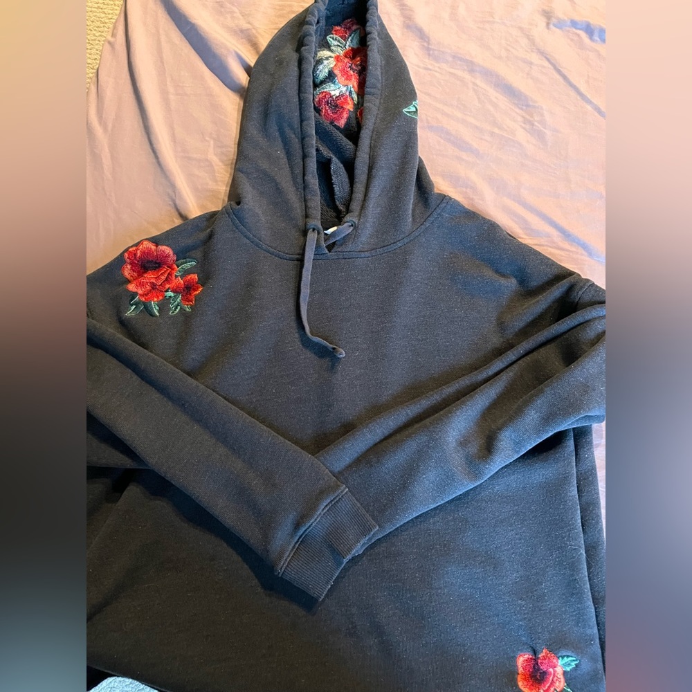 cropped hooded embroidered sweatshirt